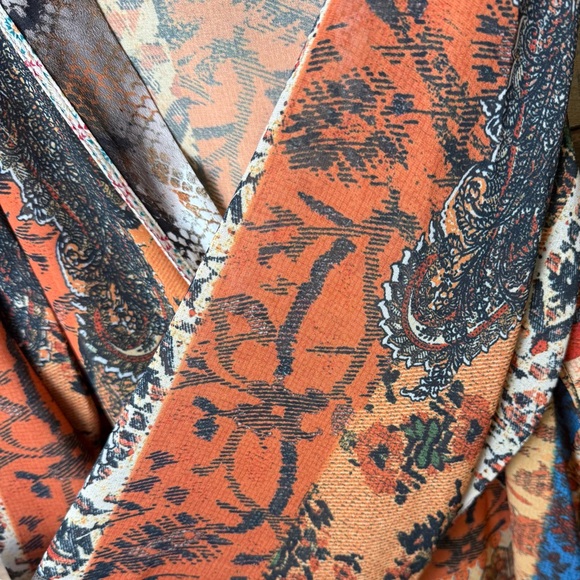 John Mark Beautiful Kimono - Picture 8 of 14